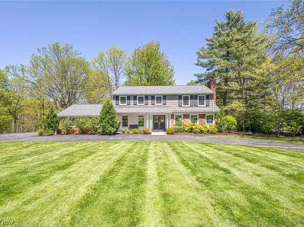 32255 Creekside Dr, Pepper Pike, OH 44124