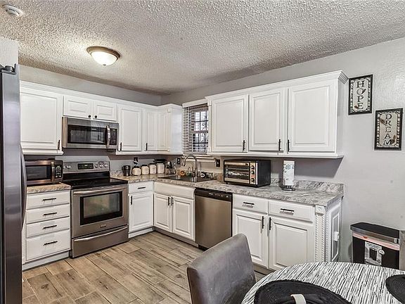 3rd image of 1829 Burnley Dr