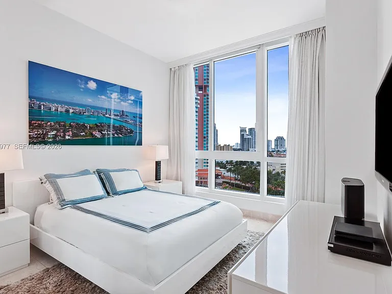 100 S Pointe Dr #1001 — Photo 10