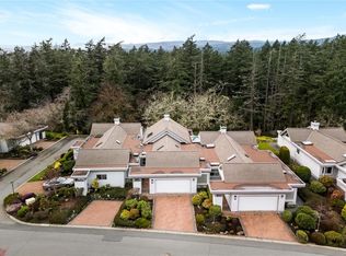 Hawthorn Hill, Saanich, BC V8Y 3G8