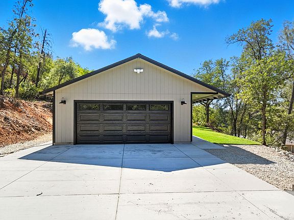 2nd image of 735 Shasta Park Dr