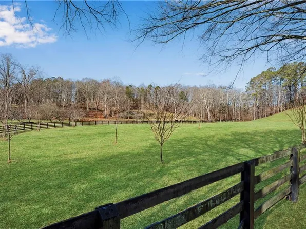 111 Allmond Ln, Alpharetta, GA 30004