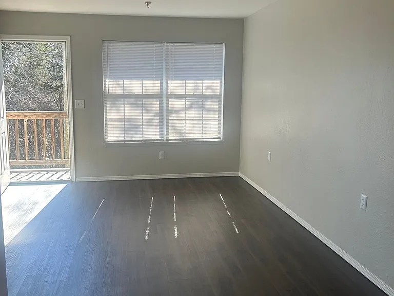 424 Neihardt Dr #9 — Photo 4