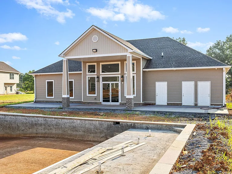 401 Victory Rd — Photo 74