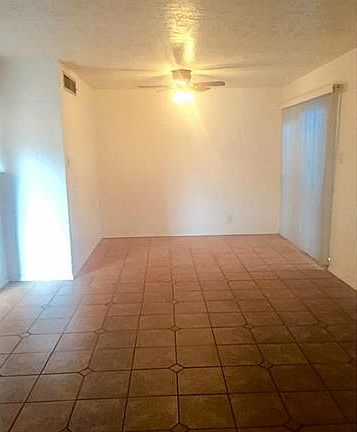 3rd image of 8808 Comet St