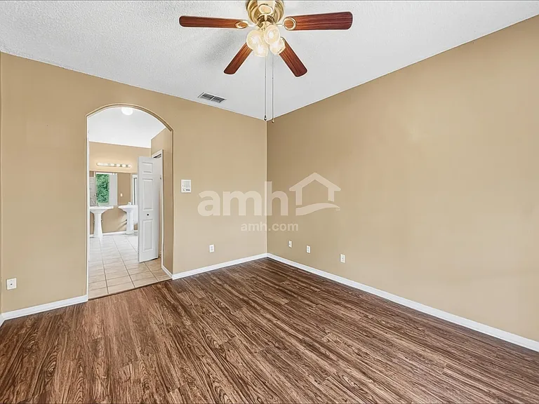 922 Lake Biscayne Way — Photo 9