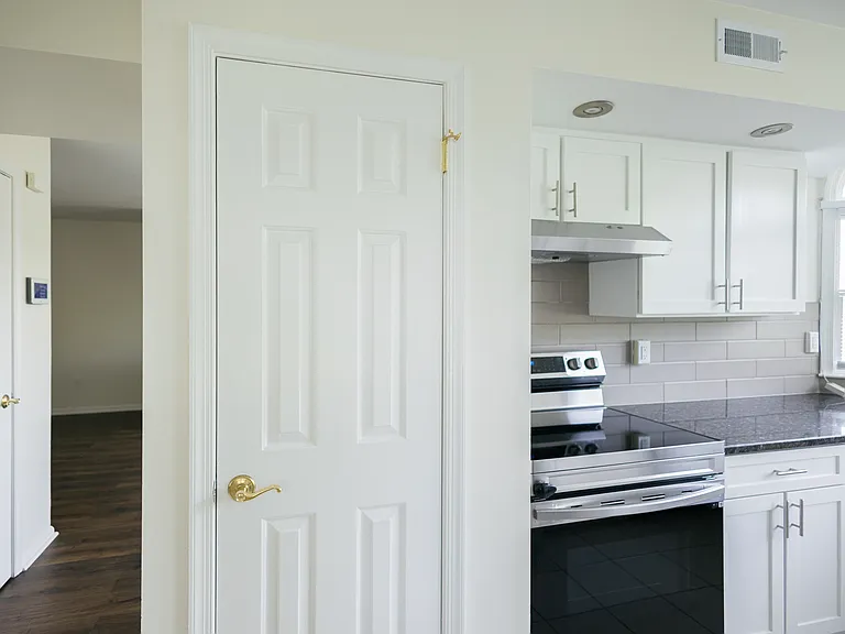1521 Margaret Ct — Photo 9