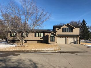 905 Locust St, Stromsburg, NE 68666