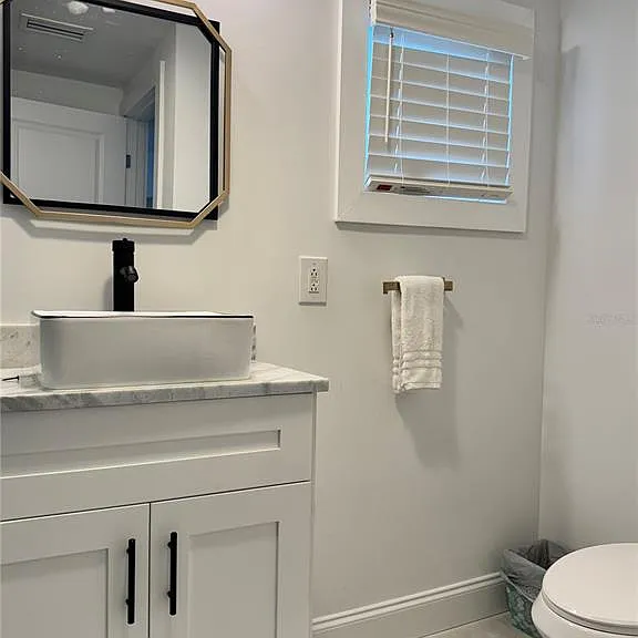 701 Broadway St — Photo 20