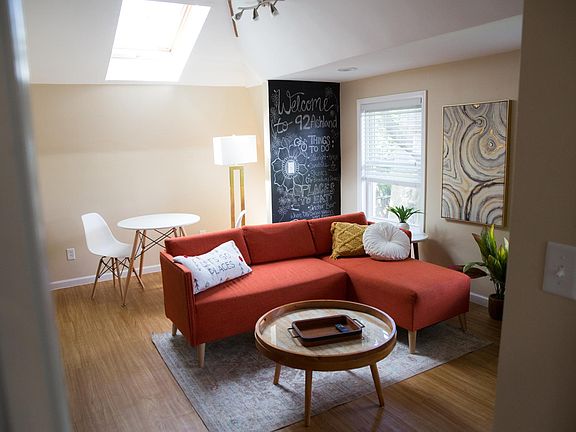 2nd image of 92 Ashland Ave #2G