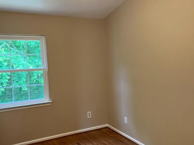 8565 Enochs Dr — Photo 12