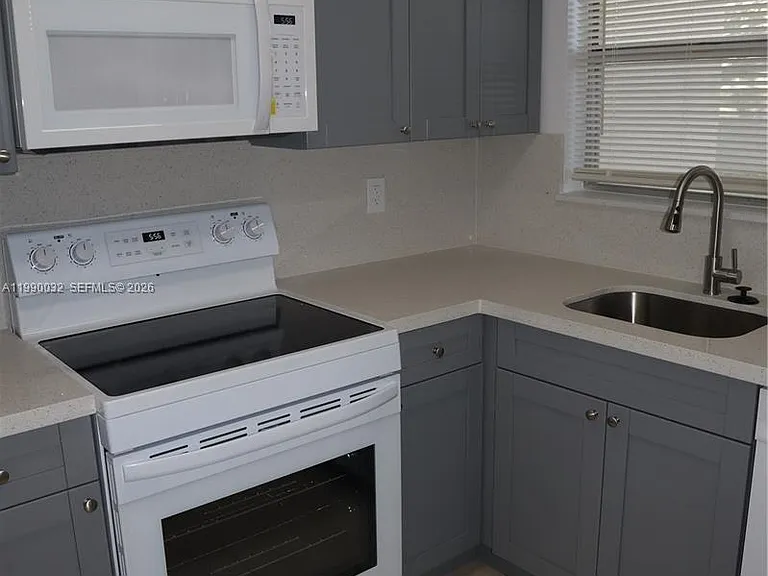 8500 Sunrise Lakes Blvd #111 — Photo 19