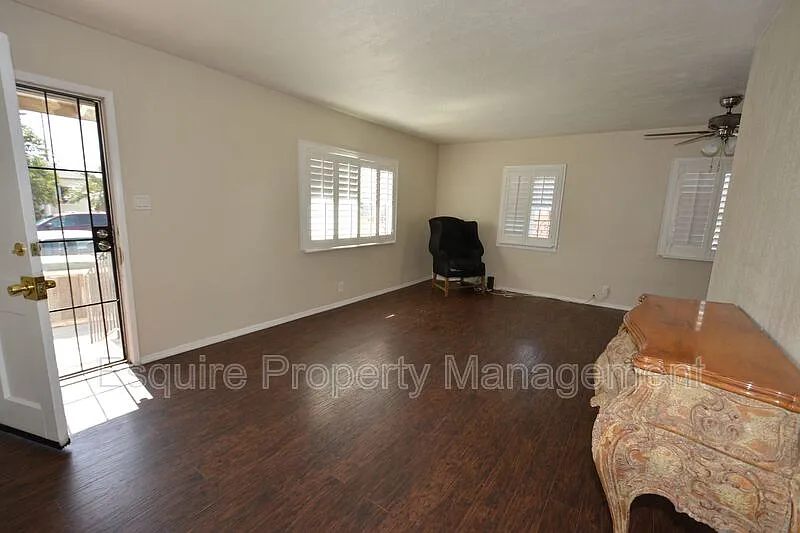 2 bed, 1.0 bath, 1014 sqft, $2,595 — Photo 3