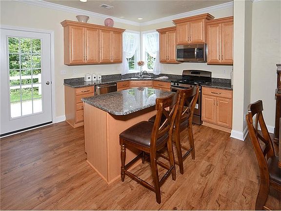 3rd image of 304 N Tuscan Way