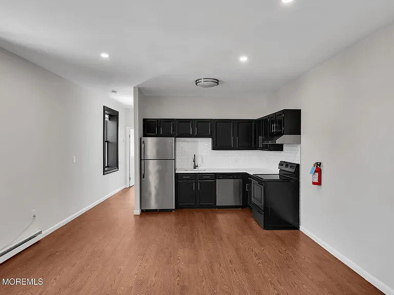 31 W Front St #1 — Photo 4