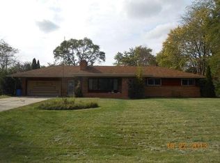 407 Madero Dr, Thiensville, WI 53092