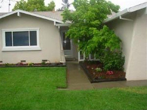 1st image of 9754 Beachwood Dr