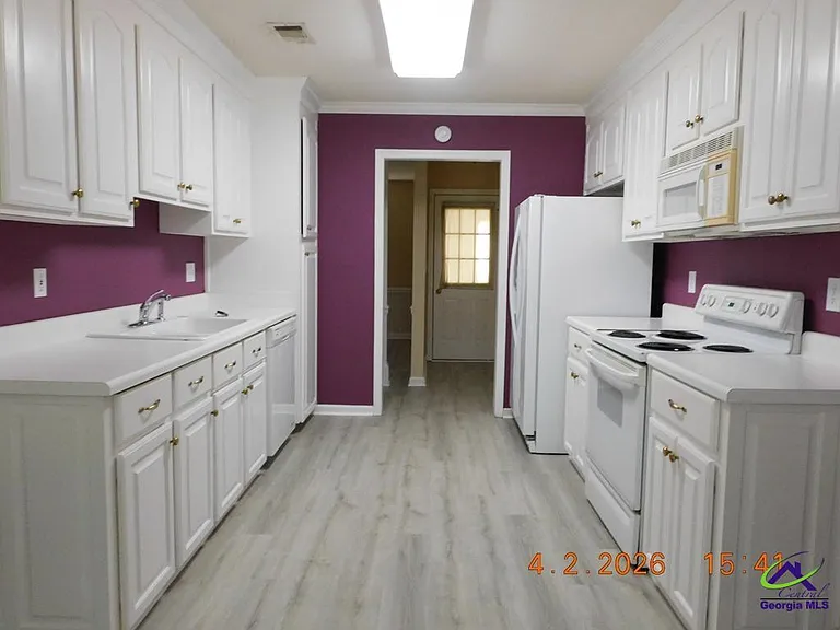 225 Waterford Dr — Photo 4