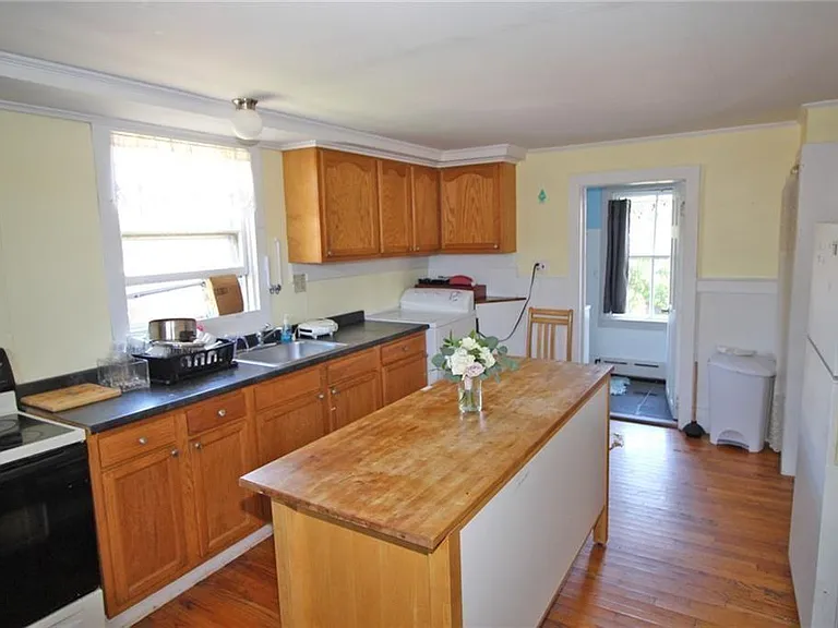 32 Ann St #2 — Photo 12