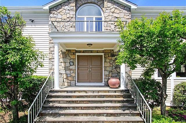 Beautiful Double-Story Entry Way.