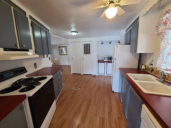 2nd image of 2417 Meadowlark Ln