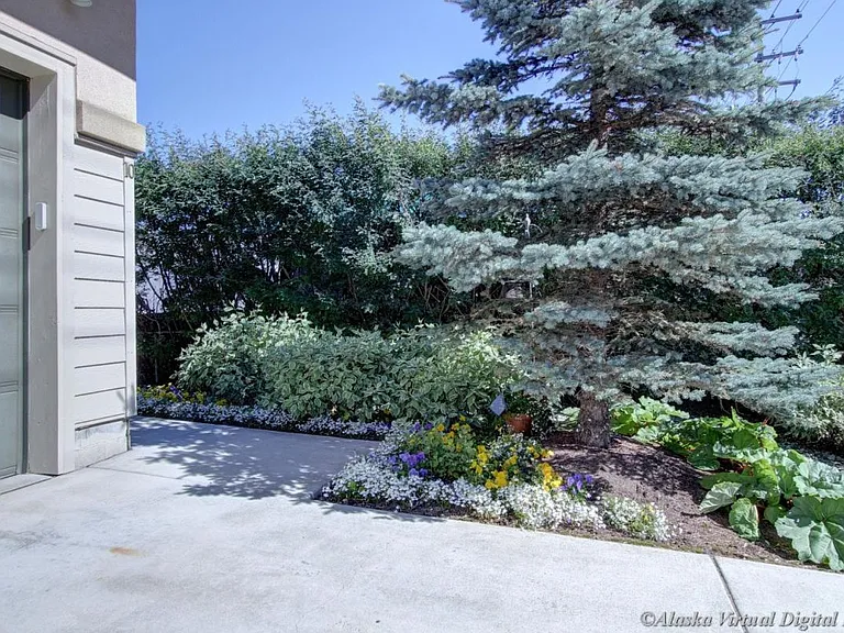 140 W 10th Ave #10 — Photo 15