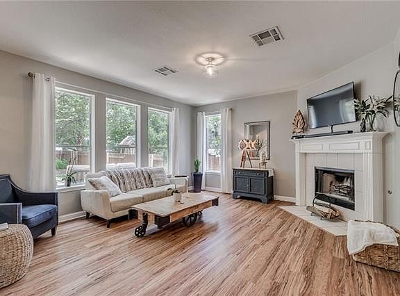 5th image of 3728 Turetella Dr