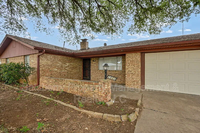 3 bed, 2.0 bath, 1794 sqft, $2,000 — Photo 2