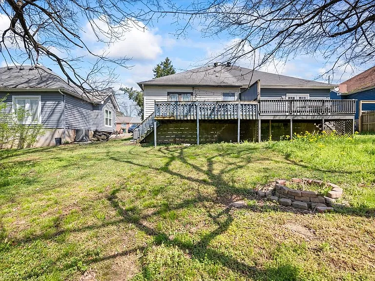 1119 Waggoner Ct W — Photo 29