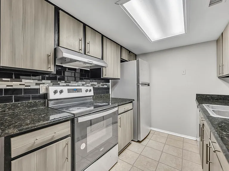 962 Lake Destiny Rd — Photo 16