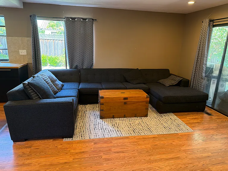 Goldsmith Dr — Photo 4