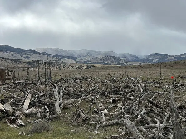 301 Lark Dr, Creede, CO 81130