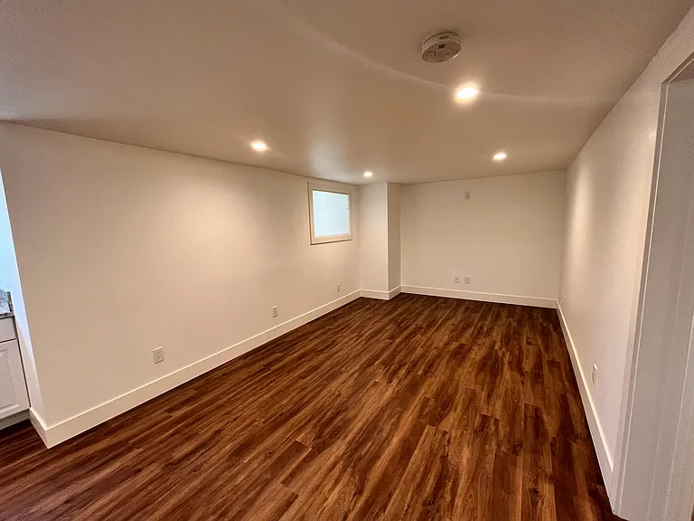 780 Forest St #D — Photo 11