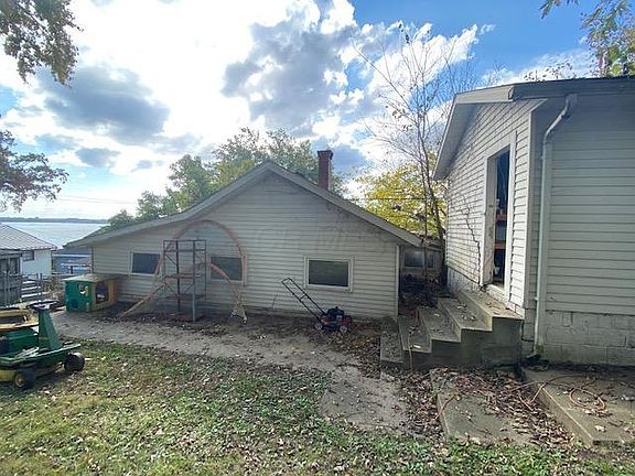 4th image of 651 Newark Ave SE