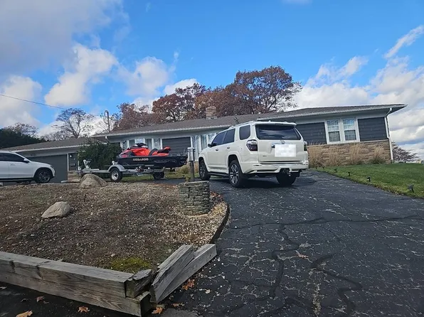 7 Tabor Dr, Johnston, RI 02919