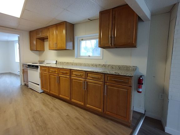 3rd image of 214-216 Painter Ave #214