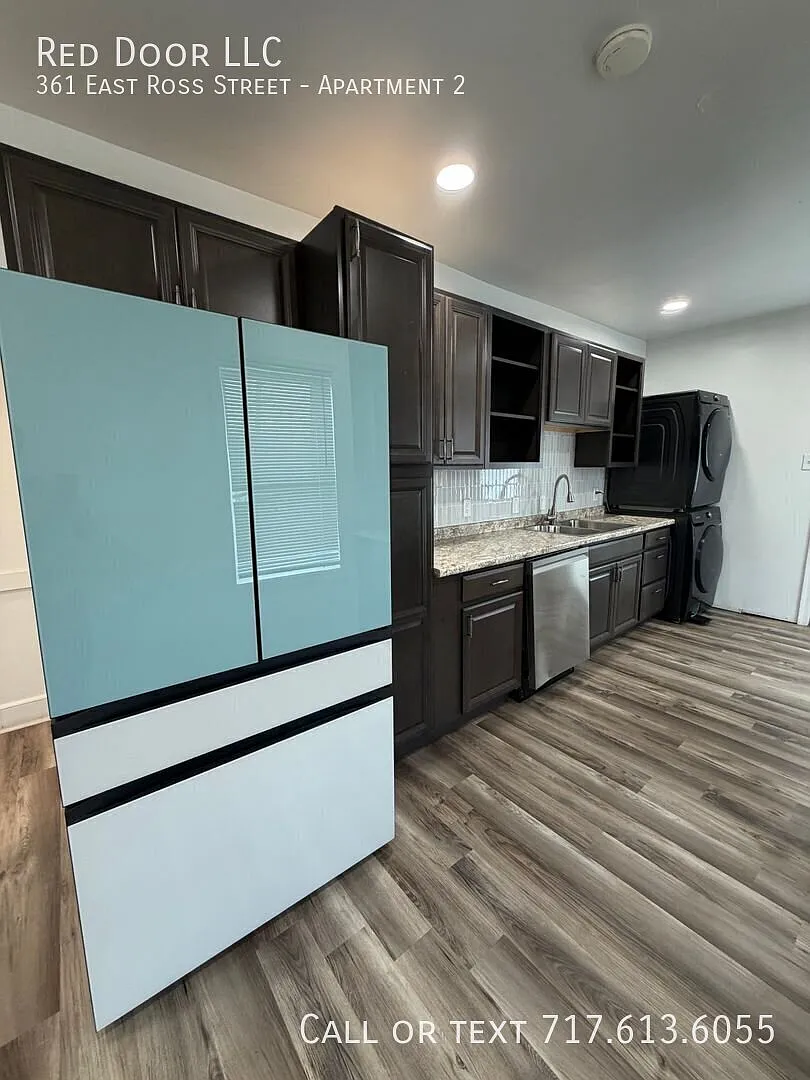 Spacious 3-bedroom great Lancaster location — Photo 4