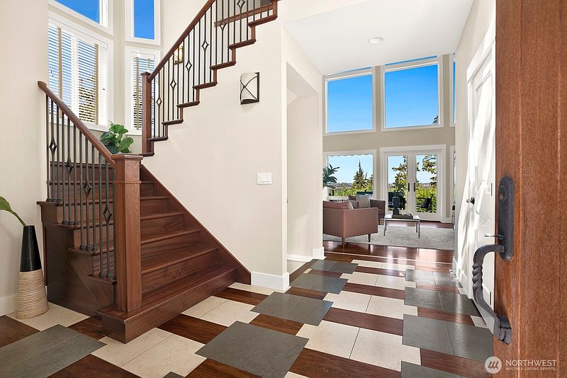 3rd image of 3021 70th Avenue SE