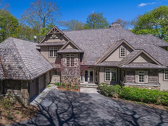 2nd image of 599 Summit Park Dr