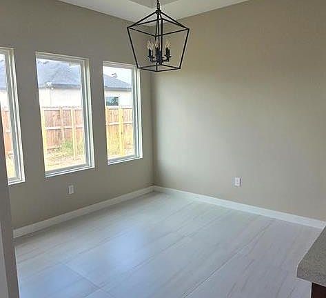 5th image of 2604 S Neel Dr