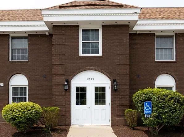 27 Bristol Dr #A, Amherst, NY 14228