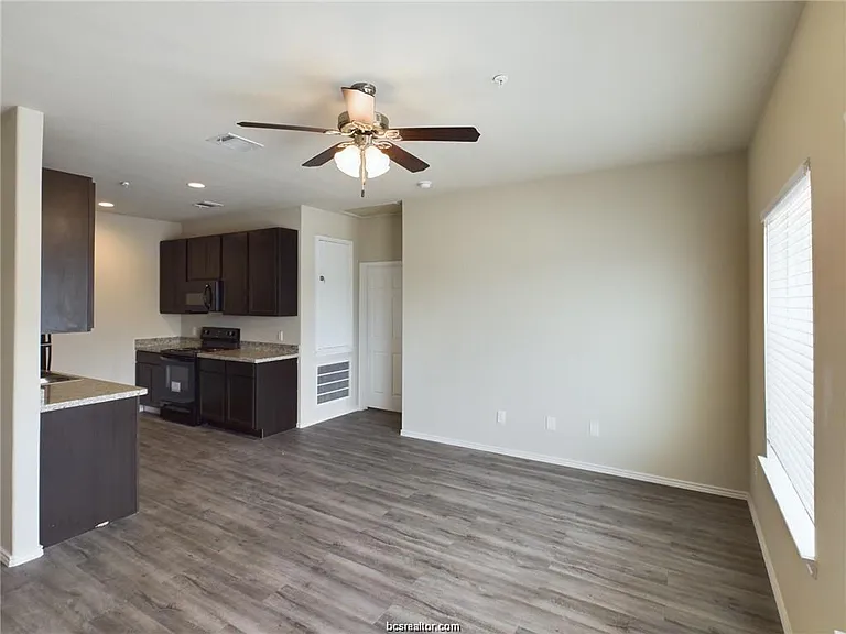 2910 Town Square Ave #2114 — Photo 3