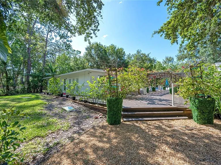 5940 English Oaks Ln — Photo 8