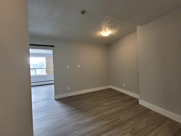67 Cartier St — Photo 33