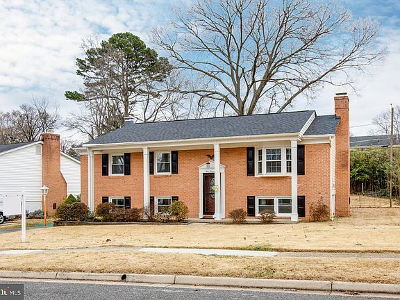 3rd image of 517 Williamsburg Ln