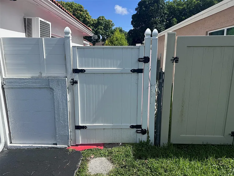 4210 NW 43rd St — Photo 3