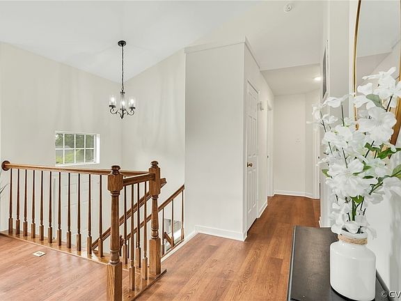 3rd image of 2805 Farm Creek Dr