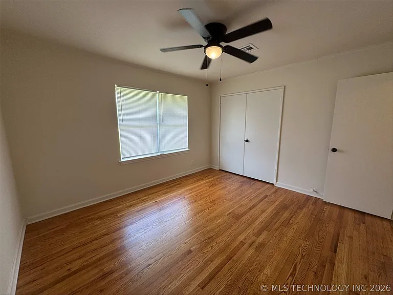 2743 E 3rd St — Photo 10