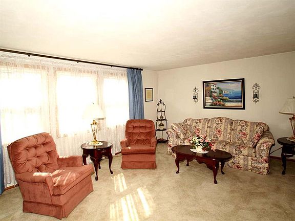 4th image of 3617 James Dr