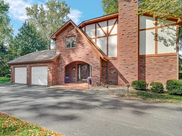 1001 Muirfield Ct, Schererville, IN 46375